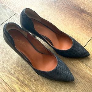 Seychelles black leather pumps